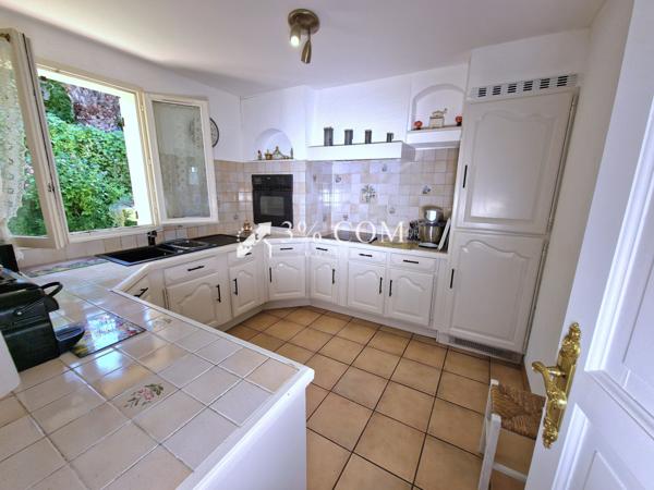 Villa 6 pièce(s) 3 chambre(s) 136 m²