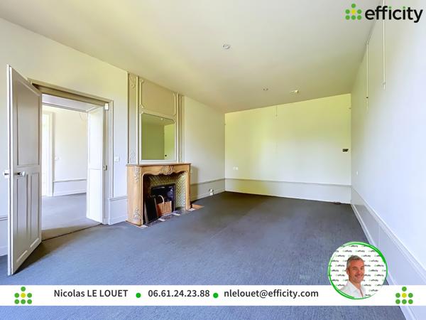 Appartement
         6 pièces
        - 249 m² 378 000 € *