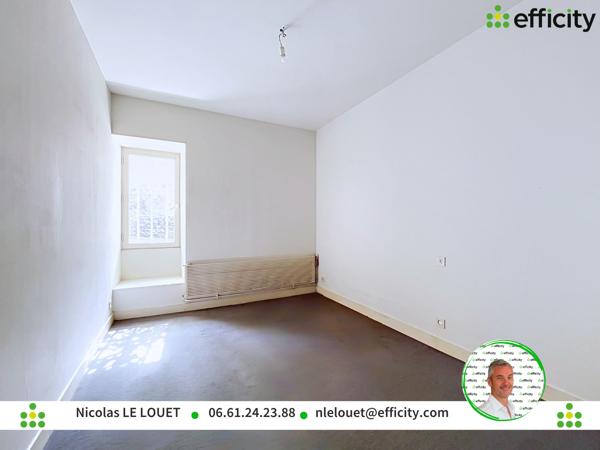 Appartement
         6 pièces
        - 249 m² 378 000 € *