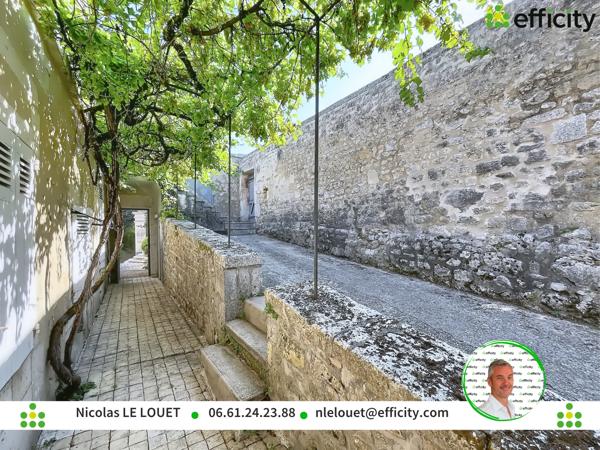 Appartement
         6 pièces
        - 249 m² 378 000 € *