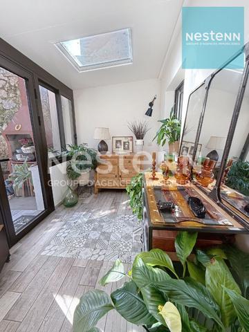 MAISON DE VILLE DE PLAIN-PIEDS AVEC PATIO