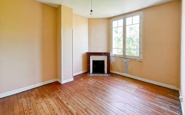 Maison à vendre    5 pièces •  Villeneuve-de-Marsan