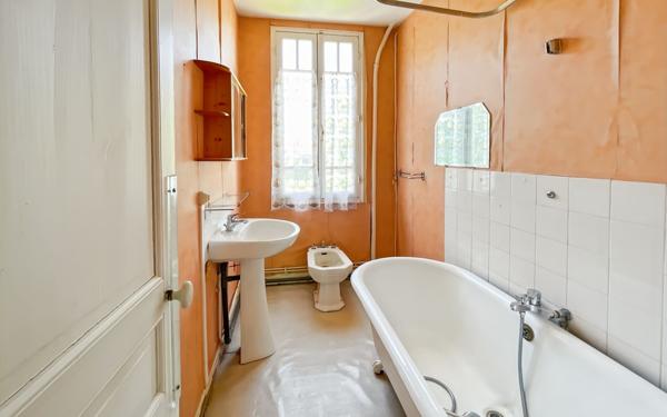 Maison à vendre    5 pièces •  Villeneuve-de-Marsan