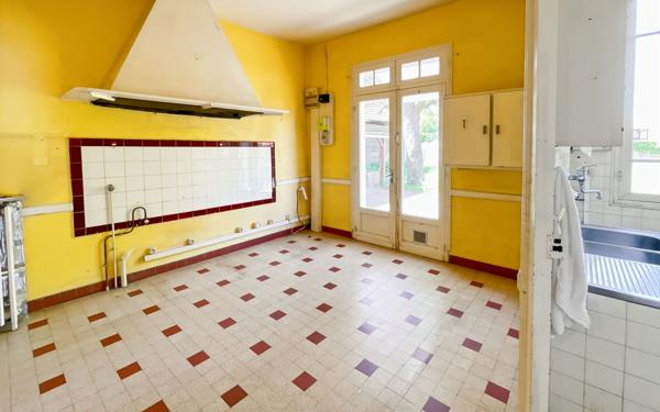 Maison à vendre    5 pièces •  Villeneuve-de-Marsan