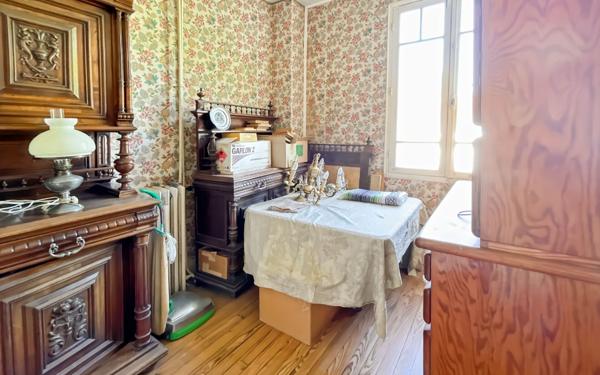 Maison à vendre    5 pièces •  Villeneuve-de-Marsan