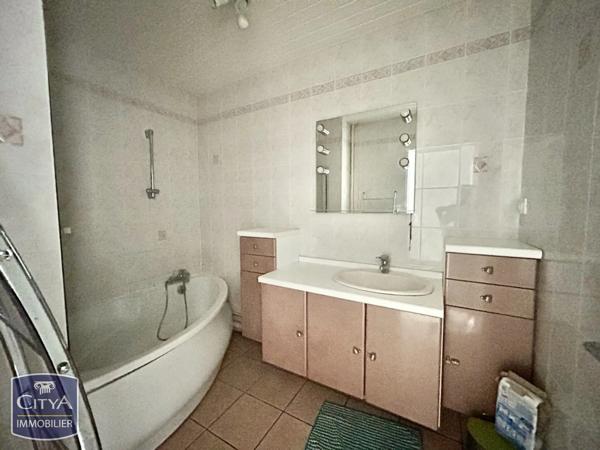 Appartement à vendre 5 pièces 103.18m² Billère (64140)