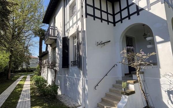 Maison à vendre    7 pièces •  Pau