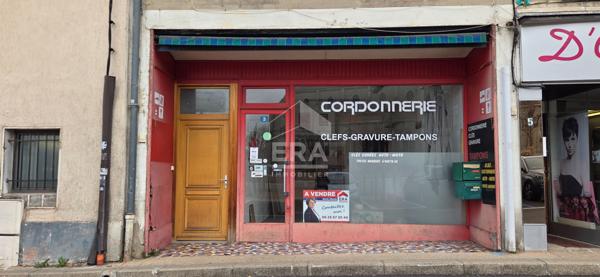 Immeuble Amberieu En Bugey 6 pièce(s) 1 local commercial 1 appartement T4 investissement