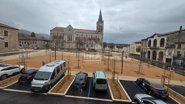 Immeuble Amberieu En Bugey 6 pièce(s) 1 local commercial 1 appartement T4 investissement