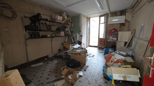 Immeuble Amberieu En Bugey 6 pièce(s) 1 local commercial 1 appartement T4 investissement