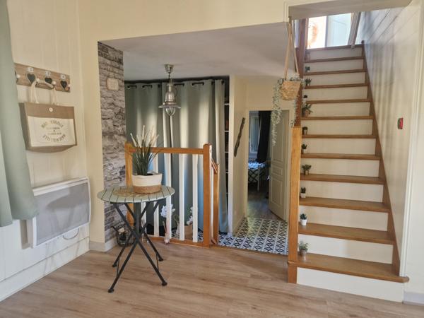 superbe chalet 4ch dans les bois avec grand terrain