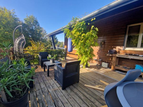 superbe chalet 4ch dans les bois avec grand terrain