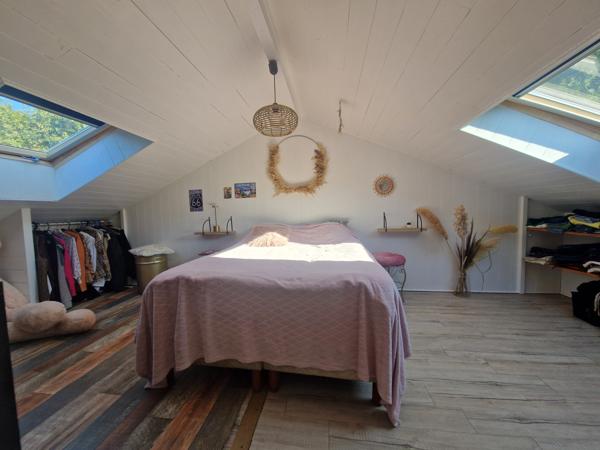 superbe chalet 4ch dans les bois avec grand terrain