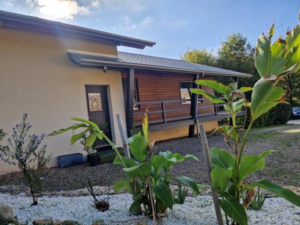 superbe chalet 4ch dans les bois avec grand terrain