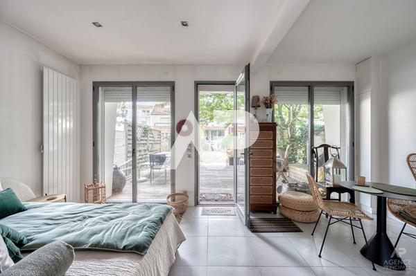 Maison Rueil Malmaison 6 pièce(s) 137 m² + 33 m² dépendance €1 232 000 ** - Référence 19353