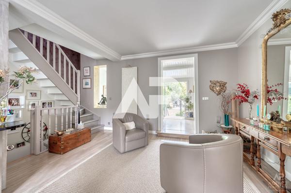 Maison Rueil Malmaison 6 pièce(s) 137 m² + 33 m² dépendance €1 232 000 ** - Référence 19353