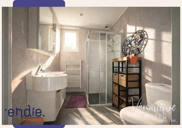 Maison de ville rénovée, 6 chambres, vie de plain-pied, DPE C, jardin clos, endie immobilier, Véronique Murgue