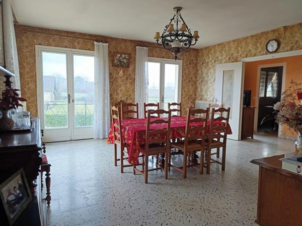 MAISON SUR SOUS SOL SUR UN TERRAIN D'ENVIRON 5000 M²