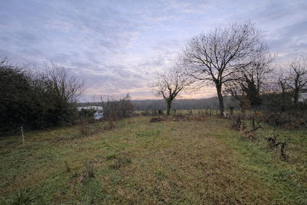 Terrain exceptionnel 1 781 m² – sans vis-à-vis : vue préservée – secteur recherché
