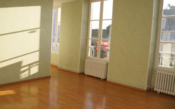 Appartement à louer    3 pièces •  Mamers