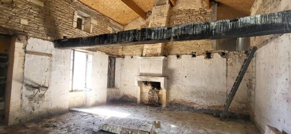 Maison ancienne Cherves-Richemont 100 m²