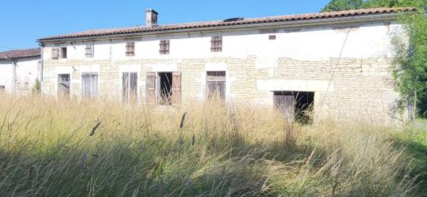 Maison ancienne Cherves-Richemont 100 m²