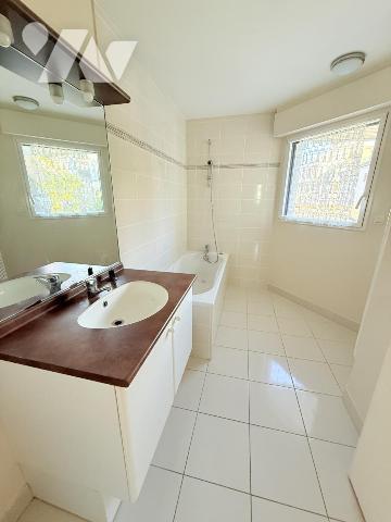 A VENDRE 56 VANNES CENTRE VILLE T5 103 m² avec balcon et Garage