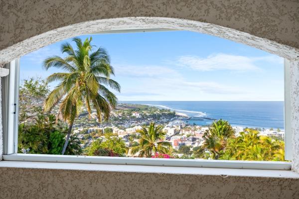 À VENDRE – VILLA D’EXCEPTION AVEC VUE PANORAMIQUE SUR MER ET PORT – SAINT-GILLES LES BAINS