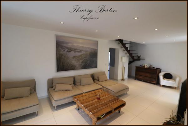 Dpt Alpes Maritimes (06), à vendre VILLENEUVE LOUBET maison P6 de 171 m² - Terrain de 1 186,00 m²