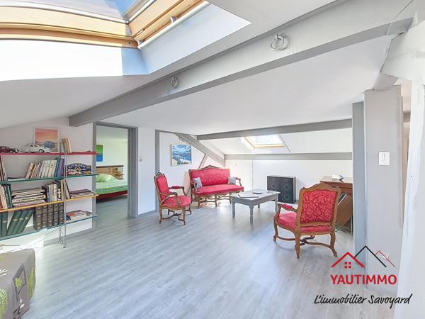 Messery (74140) Maison familiale 5 chambres avec piscine et terrain arboré à Messery, proche lac Léman