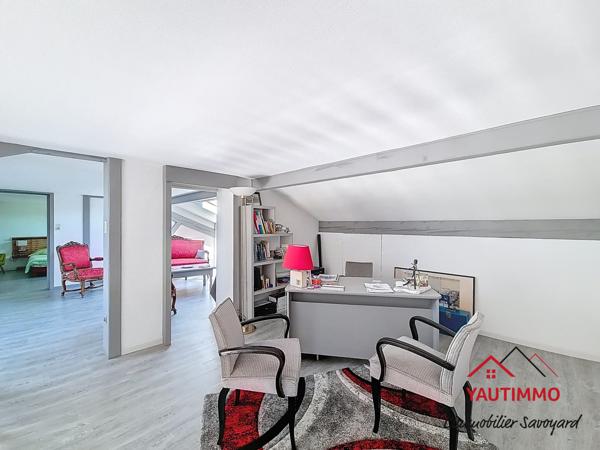 Messery (74140) Maison familiale 5 chambres avec piscine et terrain arboré à Messery, proche lac Léman