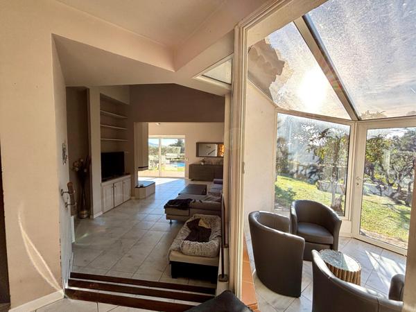 La Cadière-d’Azur À quelques minutes des plages : Magnifique maison de plain-pied de 177 m², lumineuse et sans vis-à-vis
