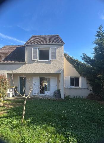Maison familiale située à Souppes-sur-Loing.
