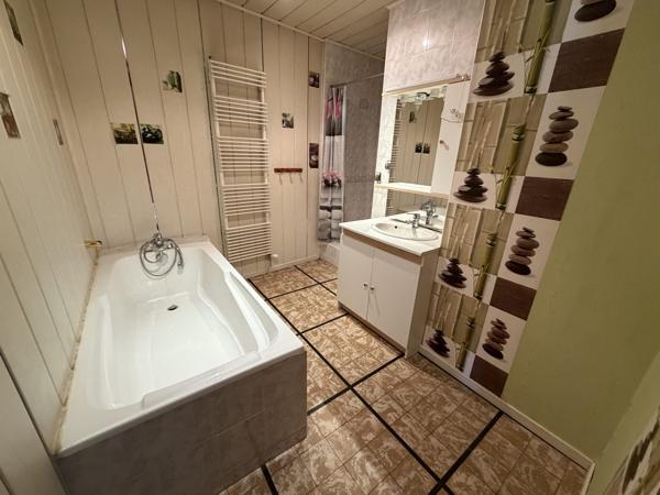 Maison mitoyenne 2 côtés à vendre, 7 pièces - Isbergues 62330