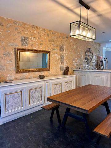 A vendre, maison de ville dans le centre-historique de Périgueux 24000