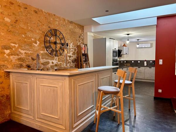 A vendre, maison de ville dans le centre-historique de Périgueux 24000