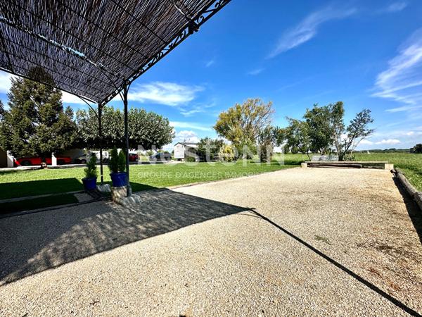 Moulès (Arles) ? Maison 6 pièces 159 m², 4 chambres, jardin spacieux et garage