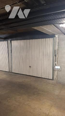 Sur la commune de Noisy le Grand (Seine Saint Denis) Appartement de 5 pièces principales et box