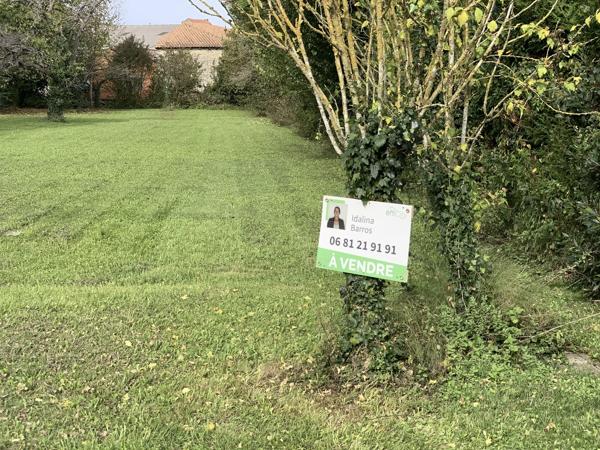 Terrain - 868 m²
EXCLUSIVITÉ EFFICITY