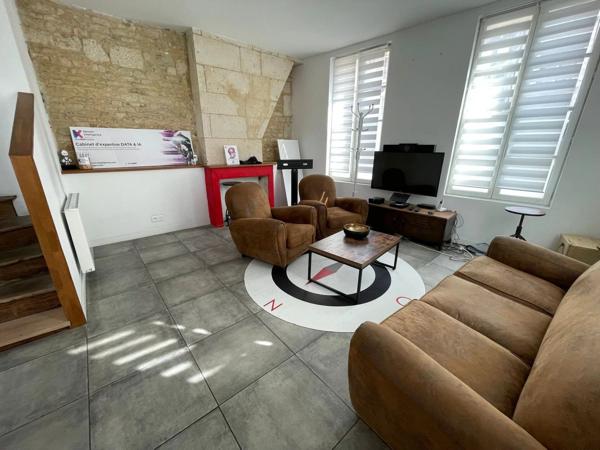 Location                                                      Local commercial
                        
                     4 pièces                      86 m2                     à Niort