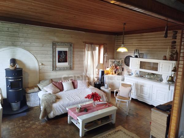 EXCLUSIVITE -PLEVIN- Maison convivial 176 m2 - Grand jardin arboré/paysager - dépendances proche de CARHAIX
