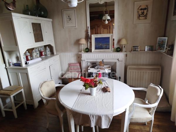 EXCLUSIVITE -PLEVIN- Maison convivial 176 m2 - Grand jardin arboré/paysager - dépendances proche de CARHAIX