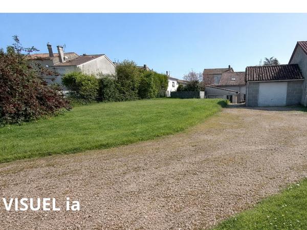 Maison avec jardin - beau potentiel à révéler !