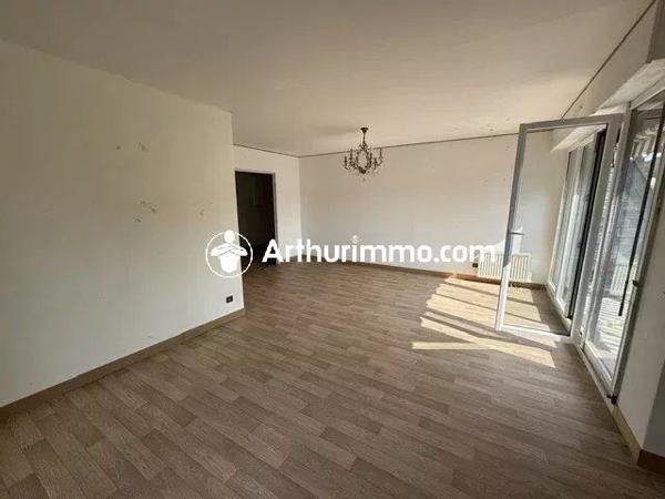 Vente                                                      Appartement
                        
                     3 pièces                      79 m2                     à Bagnoles-de-l'Orne-Normandie