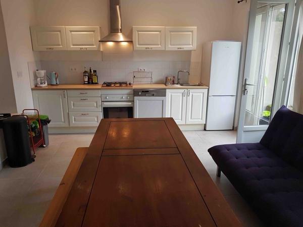 Charmante maison avec deux appartements et jardin avec piscine