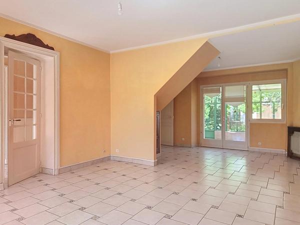 Rare à Rozay : maison + dépendances + studio !