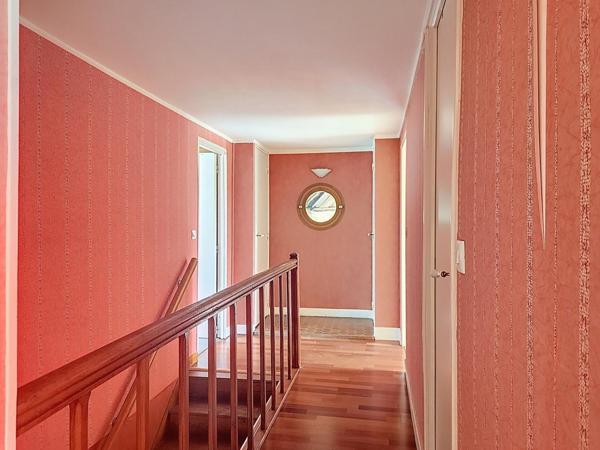 Rare à Rozay : maison + dépendances + studio !