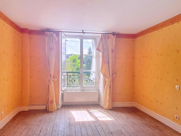 Rare à Rozay : maison + dépendances + studio !