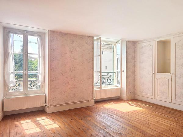 Rare à Rozay : maison + dépendances + studio !