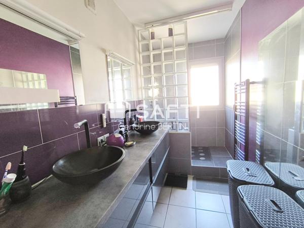 Appartement lumineux avec cave et cellier